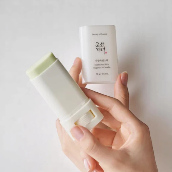  Beauty of Joseon - Matte Sun Stick Mugwort + Camelia SPF50+/PA++++ - Fényvédő stick 18g