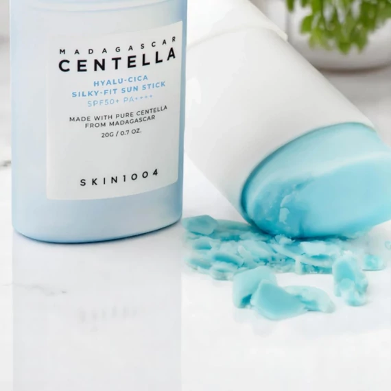 Skin1004 - Madagascar Centella Hyalu-Cica Silky-Fitt Sun Stcik