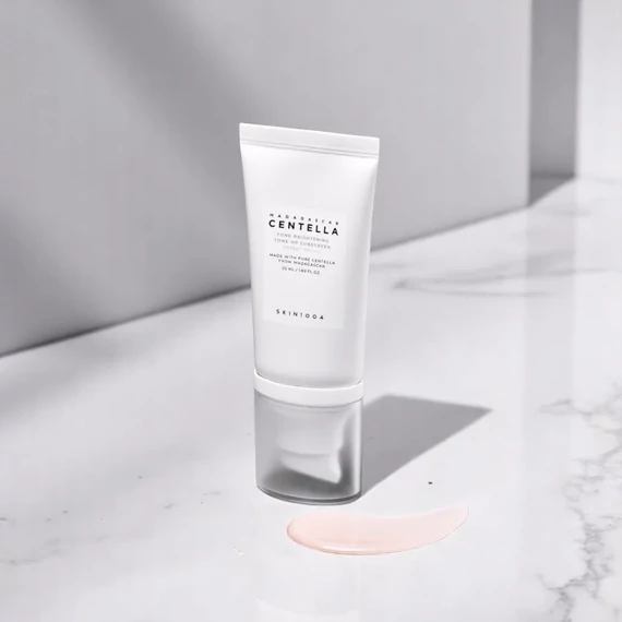 Skin1004 - Madagascar Centella Tone Brightening Tone-Up Sunscreen - Fényvédő SPF50+ 50ml